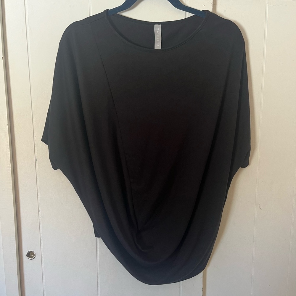 Athleta Woman’s Black Draped Top Size Small